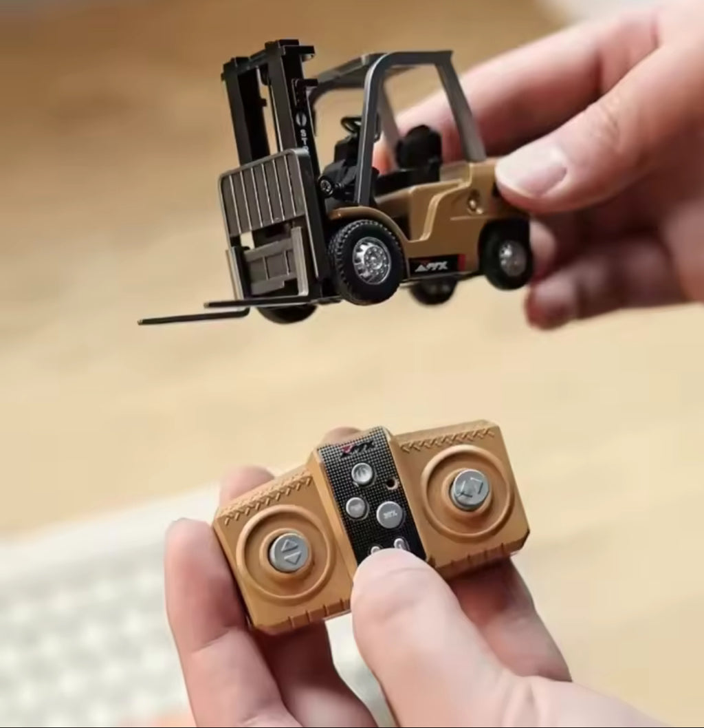 wózek™- widłowy sterowany z pilota